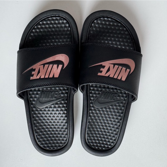 Women's Nike Benassi Jdi Sandal Black/Vivid Pink, Black/Rose Gold. Size: 5. - Picture 8 of 8